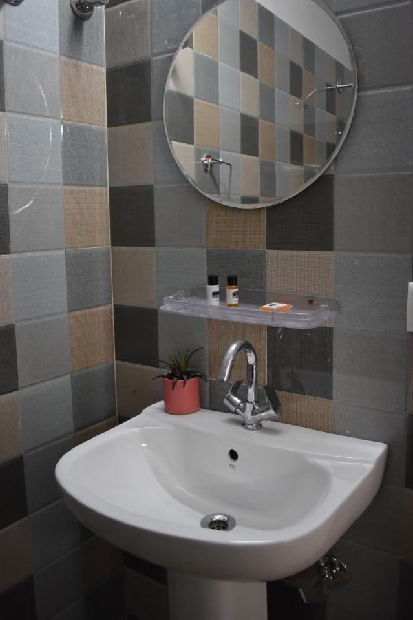 Bir High Hotel Bagian luar foto